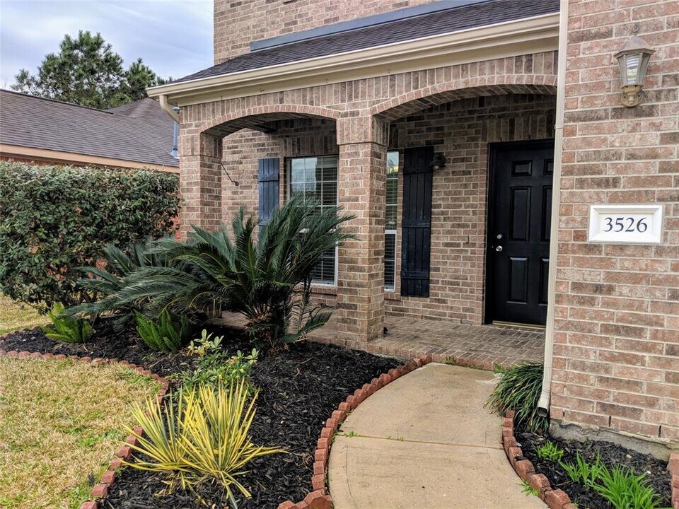 3526 Schumann Oaks Dr in Spring, TX - Building Photo