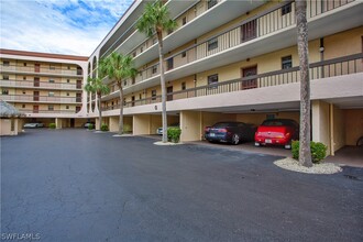 1015 Anglers Cove in Marco Island, FL - Building Photo - Building Photo