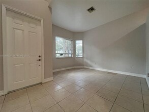 1975 NW 100th Way in Pembroke Pines, FL - Building Photo - Building Photo