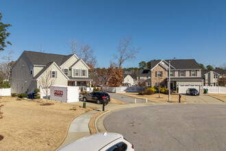 The Woodlands at Fishers Creek in Newport News, VA - Building Photo - Building Photo