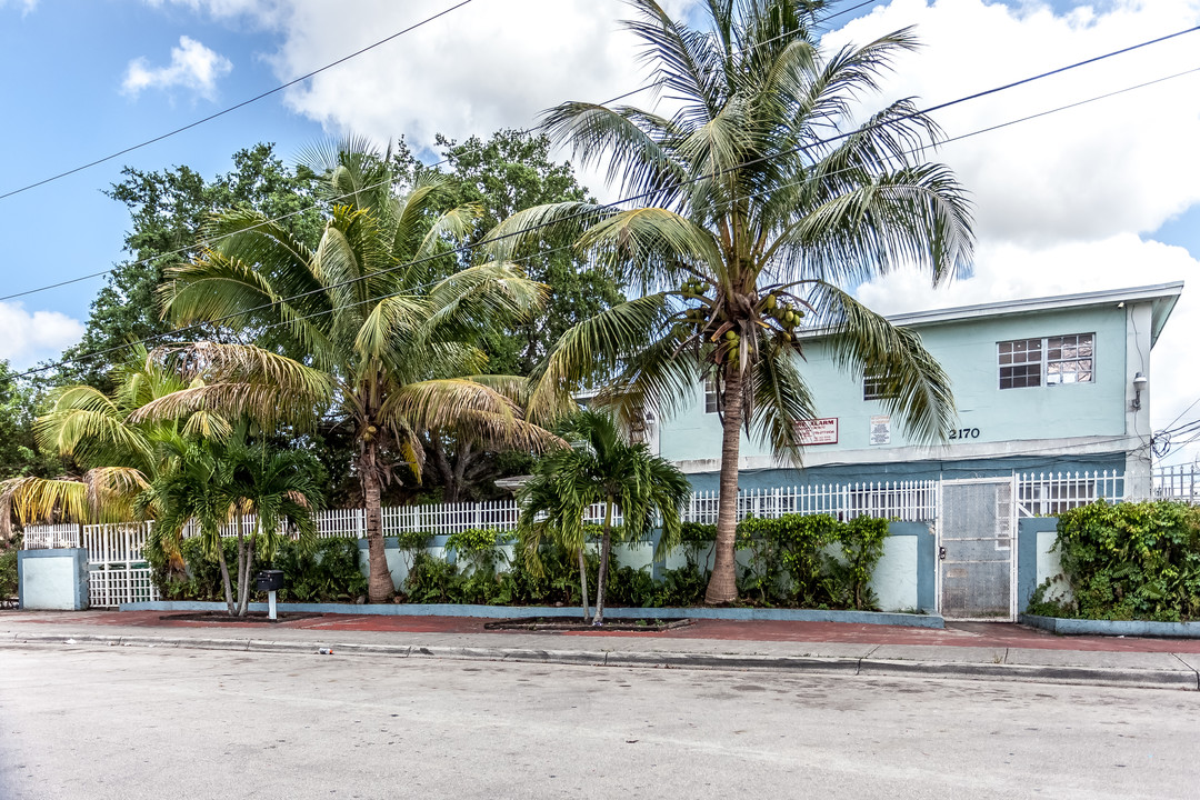 2170 Washington Ave in Opa Locka, FL - Building Photo