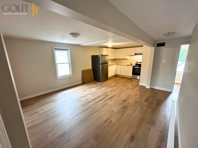 property at 62 Victoria St