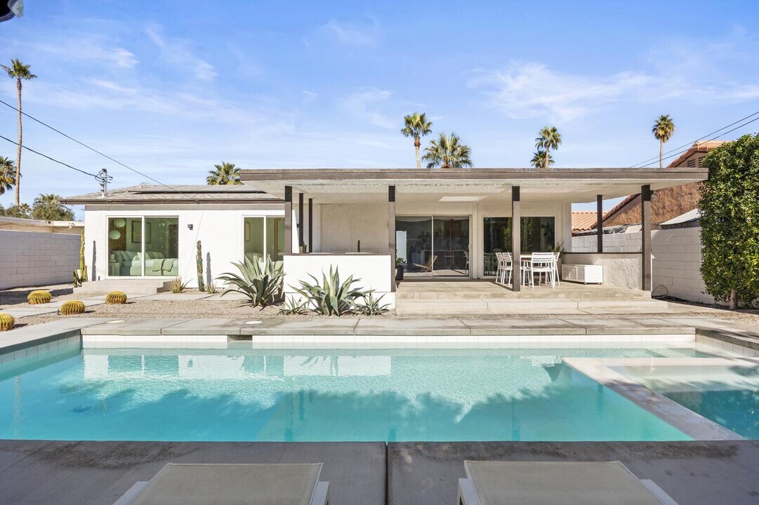 73125 Guadalupe Ave in Palm Desert, CA - Building Photo