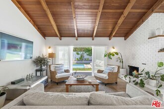 23023 Gainford St in Los Angeles, CA - Building Photo - Building Photo