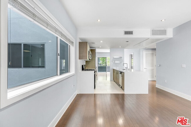 1730 Sawtelle Blvd in Los Angeles, CA - Building Photo - Building Photo