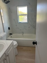 1120 H Ave in Plano, TX - Foto de edificio - Building Photo