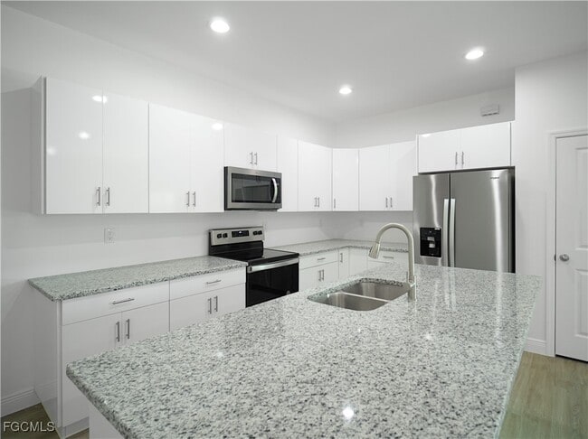 property at 7011 Lorna Ct