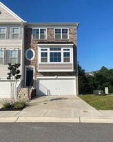 1332 Chapel Centre Dr in Gambrills, MD - Building Photo