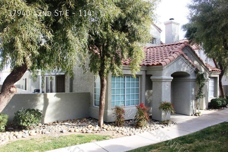 37940 42nd St E in Palmdale, CA - Building Photo