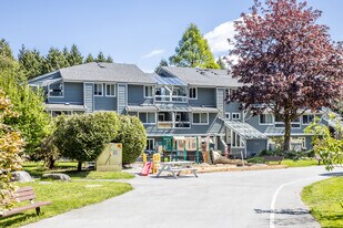 River Woods in North Vancouver, BC - Building Photo