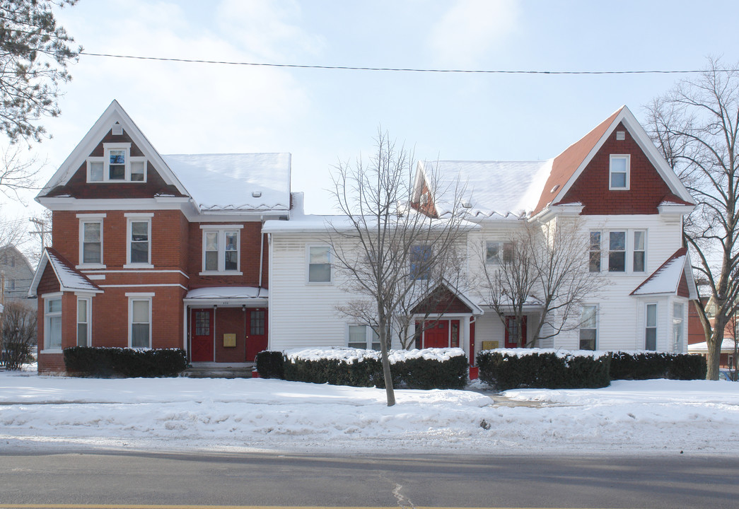 400 S Allen St in State College, PA - Building Photo