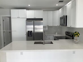 1653 SW 17th Terrace in Miami, FL - Building Photo - Building Photo