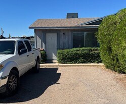 3835 N Roosevelt St, Unit 3835 Roosevelt N Apt F in Kingman, AZ - Building Photo