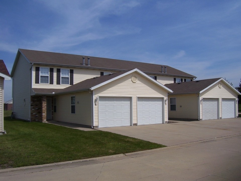 Arbour Walk Townhomes in Normal, IL - Foto de edificio