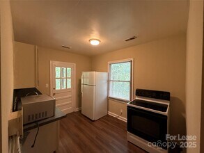 2729 Bancroft St in Charlotte, NC - Building Photo - Building Photo