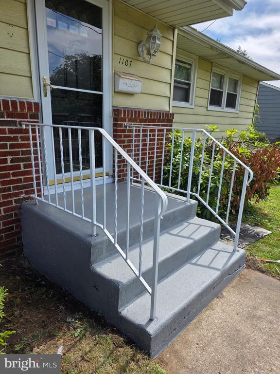 property at 1107 Hickory St