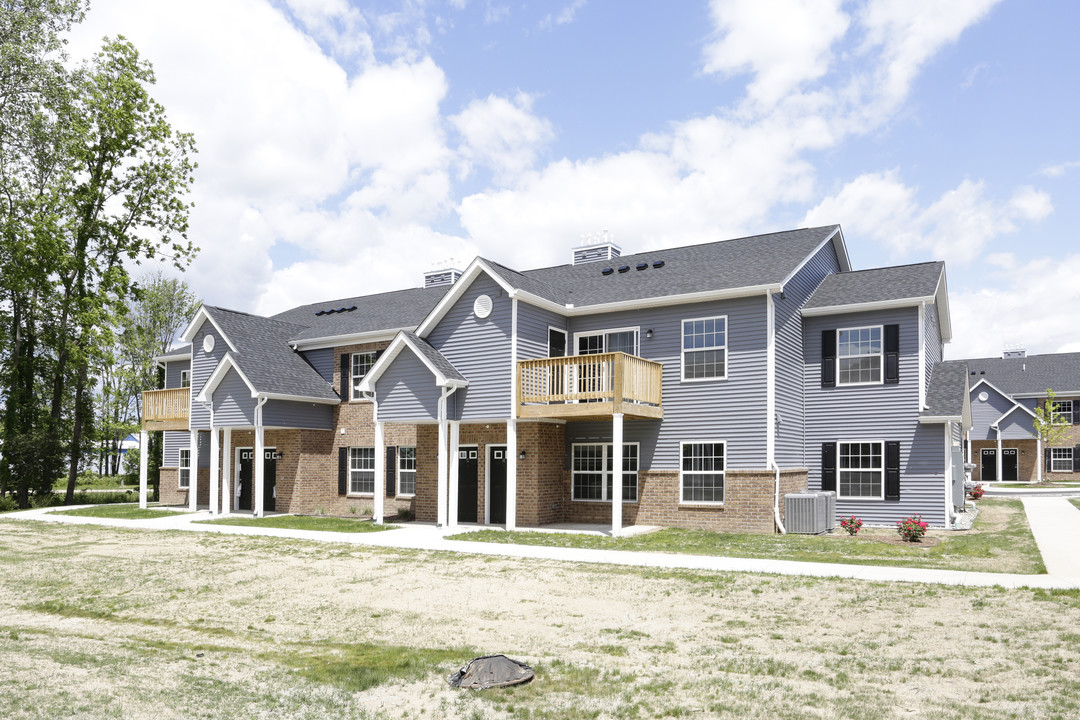 Prestwick Village Apartments in Holt, MI - Building Photo