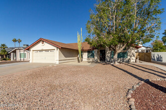 7958 W Surrey Ave in Peoria, AZ - Building Photo - Building Photo