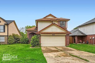 935 Sylvan Creek Dr, Unit 503 in Lewisville, TX - Building Photo
