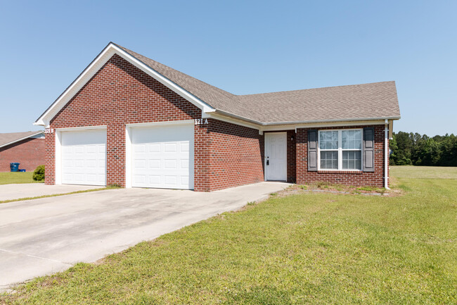 119 Arabian Ln in Richlands, NC - Building Photo - Building Photo