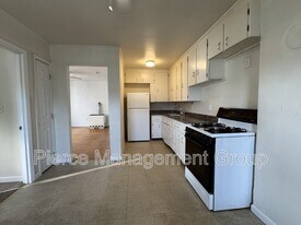 529 Massabesic St in Manchester, NH - Building Photo