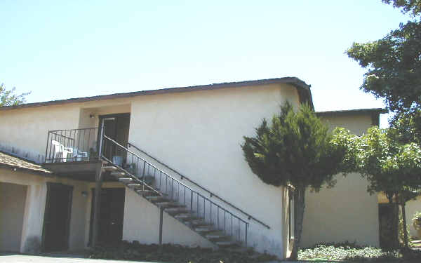 420-460 N Soderquist Rd in Turlock, CA - Building Photo - Building Photo