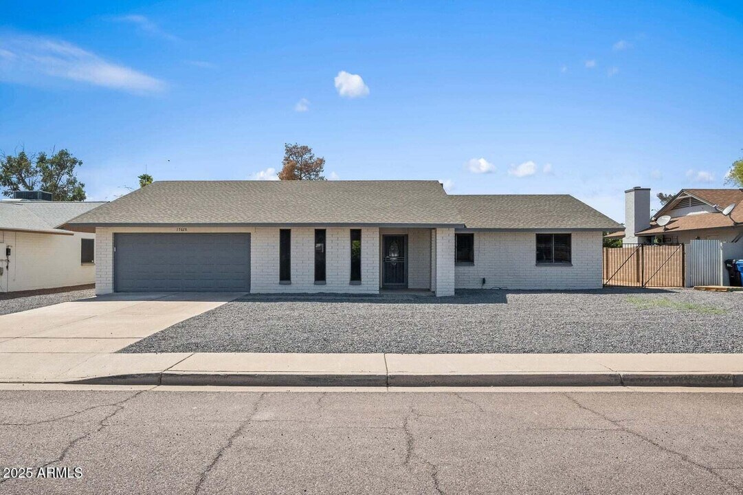 17628 N 39th Ave in Glendale, AZ - Building Photo