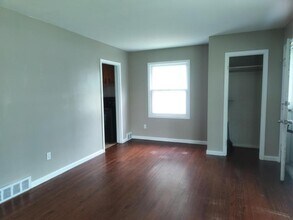 32139 Balmoral St in Garden City, MI - Building Photo - Building Photo