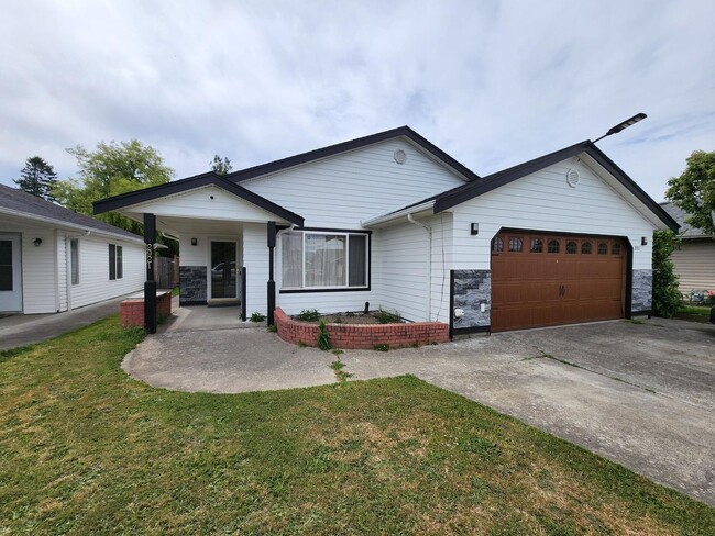 property at 2921 Seaview Cir