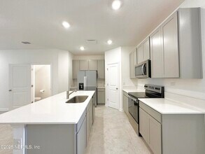 3601 Athenian Wy in Middleburg, FL - Building Photo - Building Photo