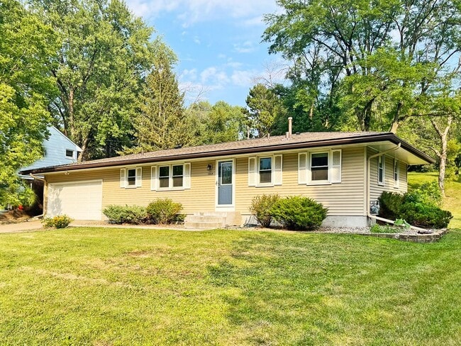 property at 1064 Hackmann Cir NE