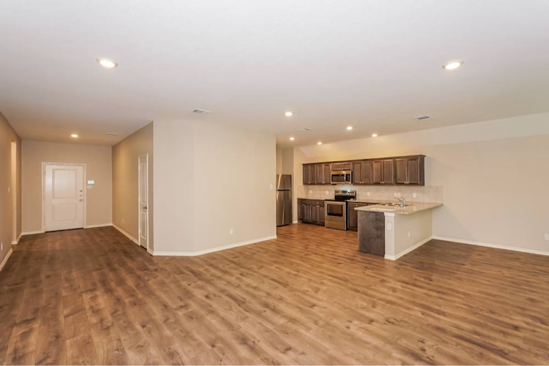 1526 Woodlake Dr in Waxahachie, TX - Building Photo