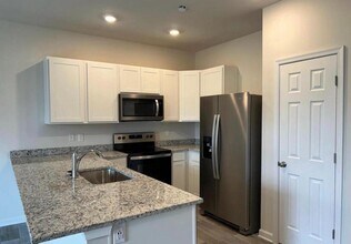 201 Baker Dr in Luray, VA - Building Photo - Building Photo