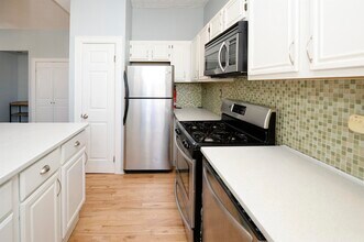 422 Hudson St, Unit 3 in Hoboken, NJ - Building Photo - Building Photo