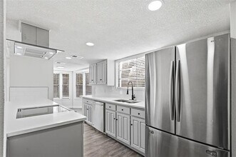 5028 Groom Ln in Dallas, TX - Building Photo - Building Photo