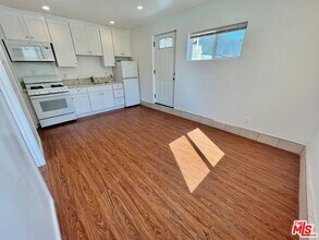 3901 S Orange Dr in Los Angeles, CA - Building Photo - Building Photo