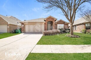 215 Mulberry Dr in Rockwall, TX - Building Photo