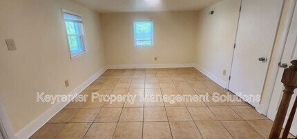 813 Highland Ave in Waynesboro, VA - Building Photo - Building Photo