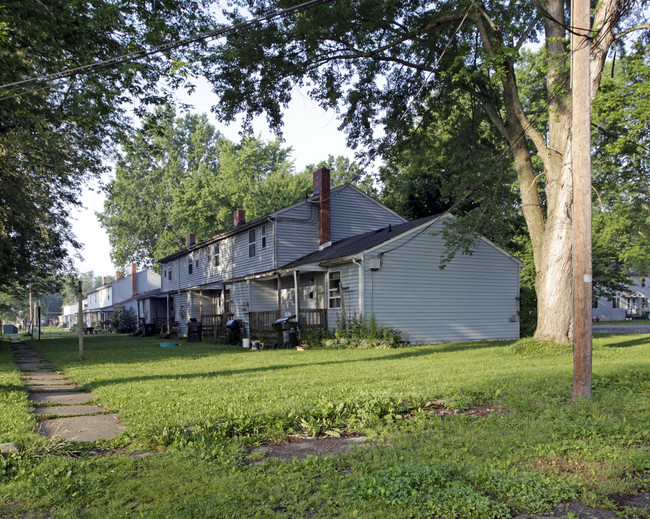 9511 Community Rd in Windham, OH - Building Photo - Building Photo