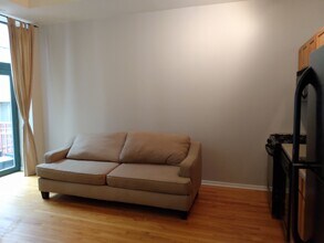 208 W Washington St, Unit 2103 in Chicago, IL - Foto de edificio - Building Photo