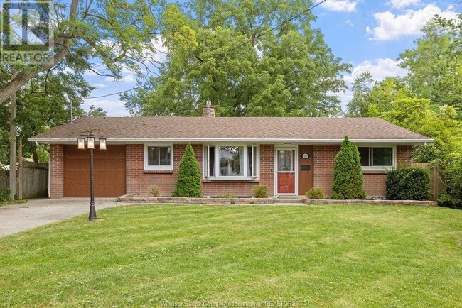 property at 738 Scofield Ave