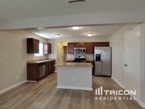1745 Pinion Ct in Columbus, IN - Building Photo - Building Photo