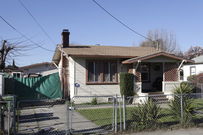 408 Smalley Ave in Hayward, CA - Building Photo - Building Photo