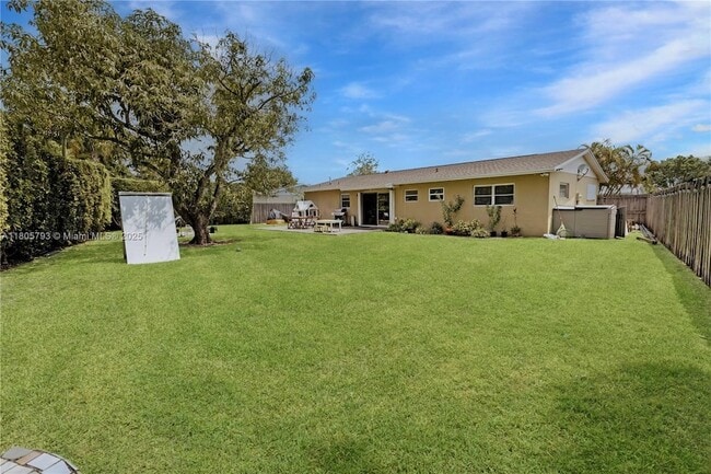 10520 SW 124th Ave in Miami, FL - Building Photo - Building Photo