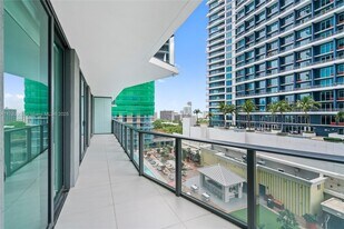 1300 S Miami Ave in Miami, FL - Building Photo