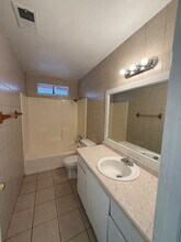 1204 N Divisadero St in Visalia, CA - Building Photo - Building Photo