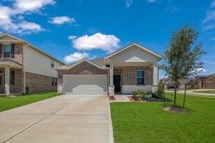 8439 Moonlight Bay Cir in Mont Belvieu, TX - Building Photo