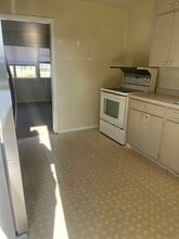 1839 S 4th St in Salina, KS - Building Photo - Building Photo