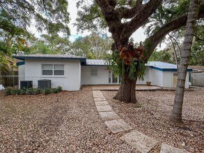 3850 Crawford Ave in Miami, FL - Foto de edificio - Building Photo