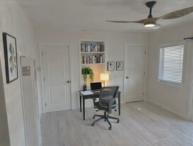 718 Roosevelt Ave, Unit D in Redwood City, CA - Building Photo